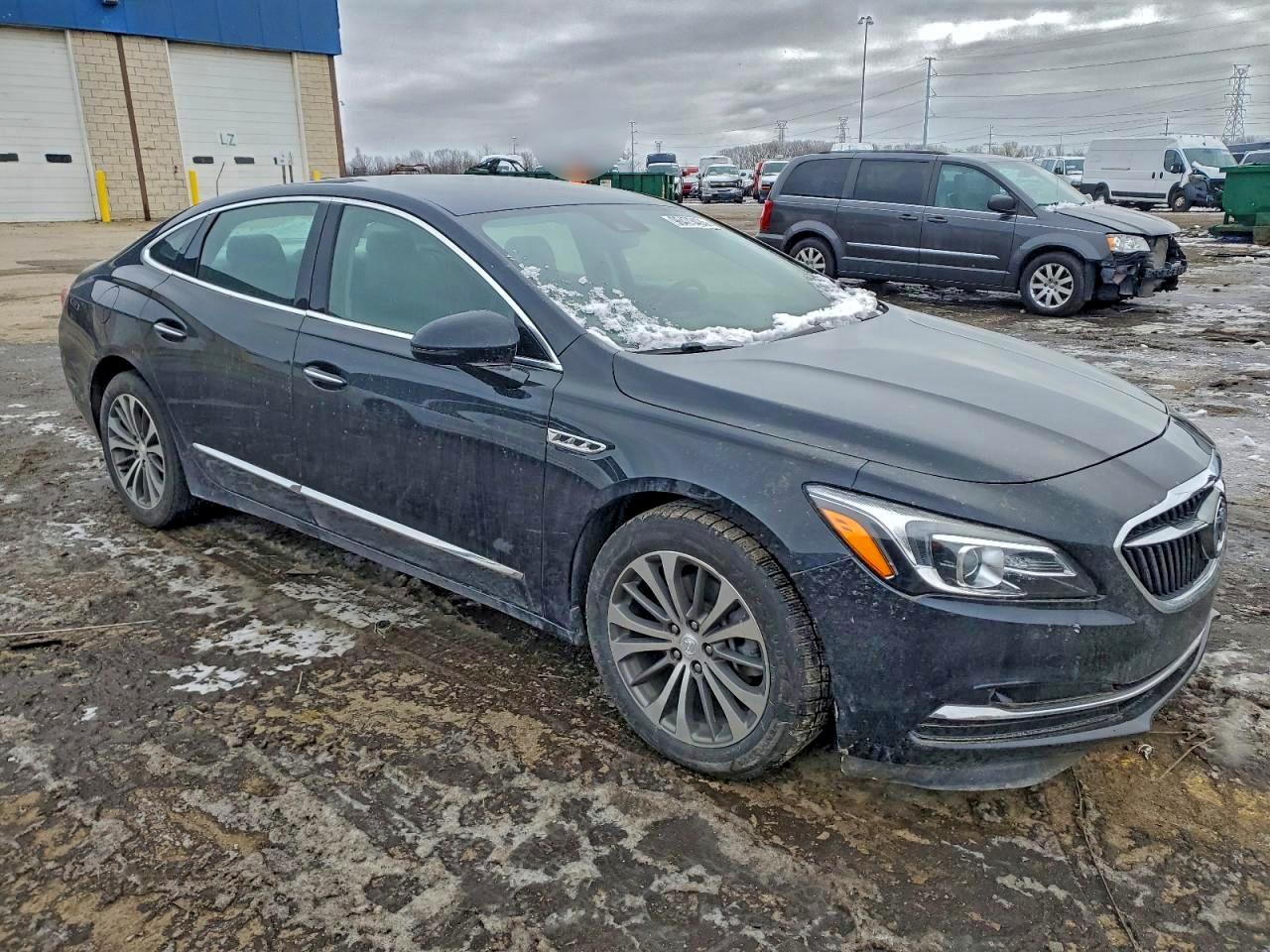 2018 BUICK LACROSSE PREMIUM photo 4