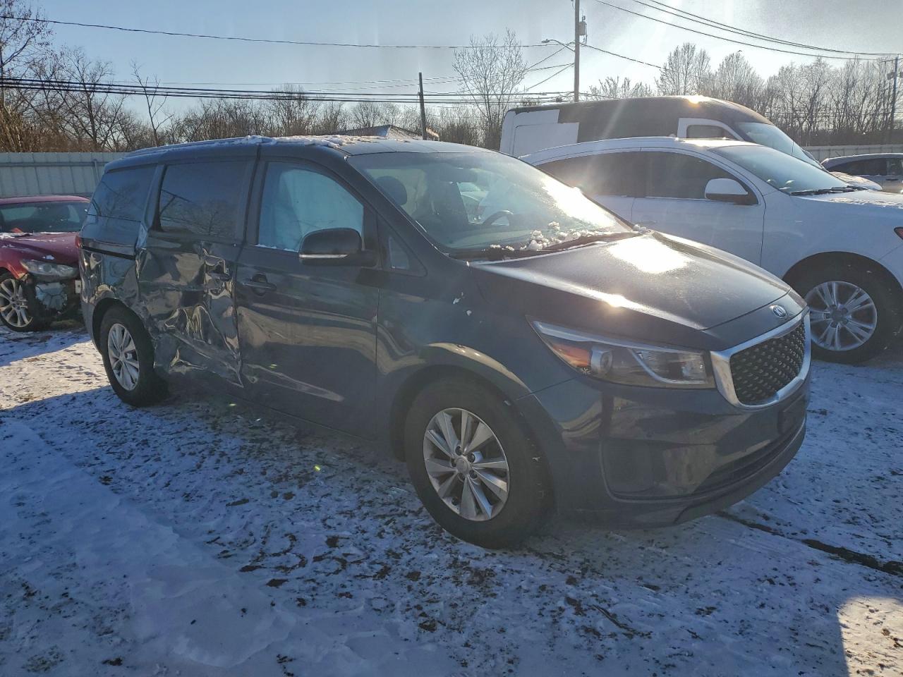 2017 KIA SEDONA LX photo 4