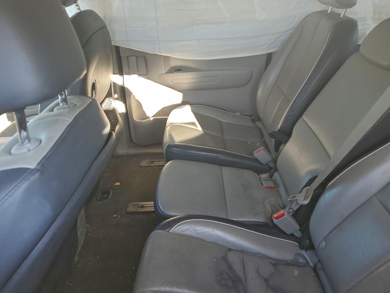2017 KIA SEDONA LX photo 11