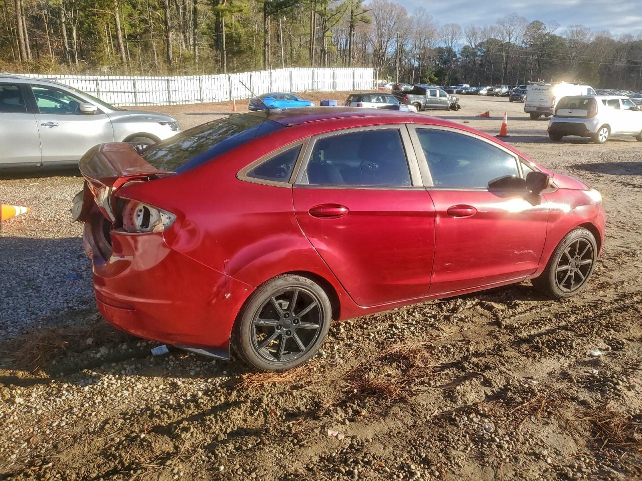 2016 FORD FIESTA SE photo 3