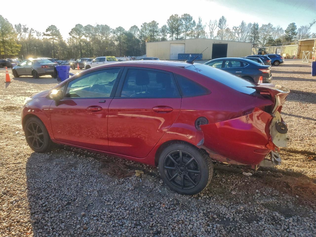 2016 FORD FIESTA SE photo 2