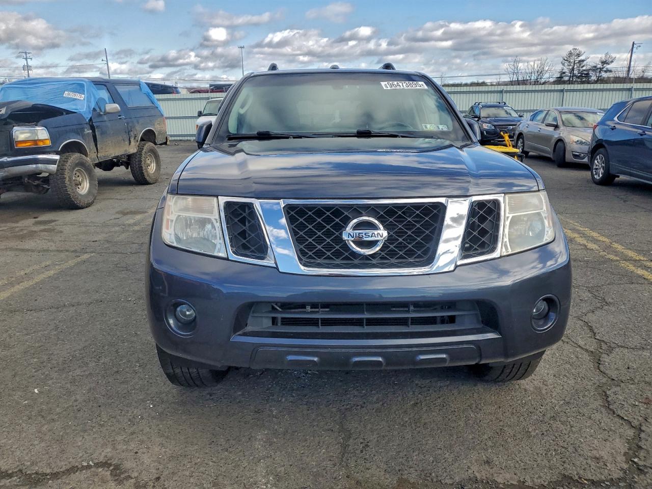 2012 NISSAN PATHFINDER S photo 5