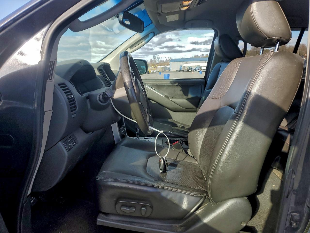 2012 NISSAN PATHFINDER S photo 7