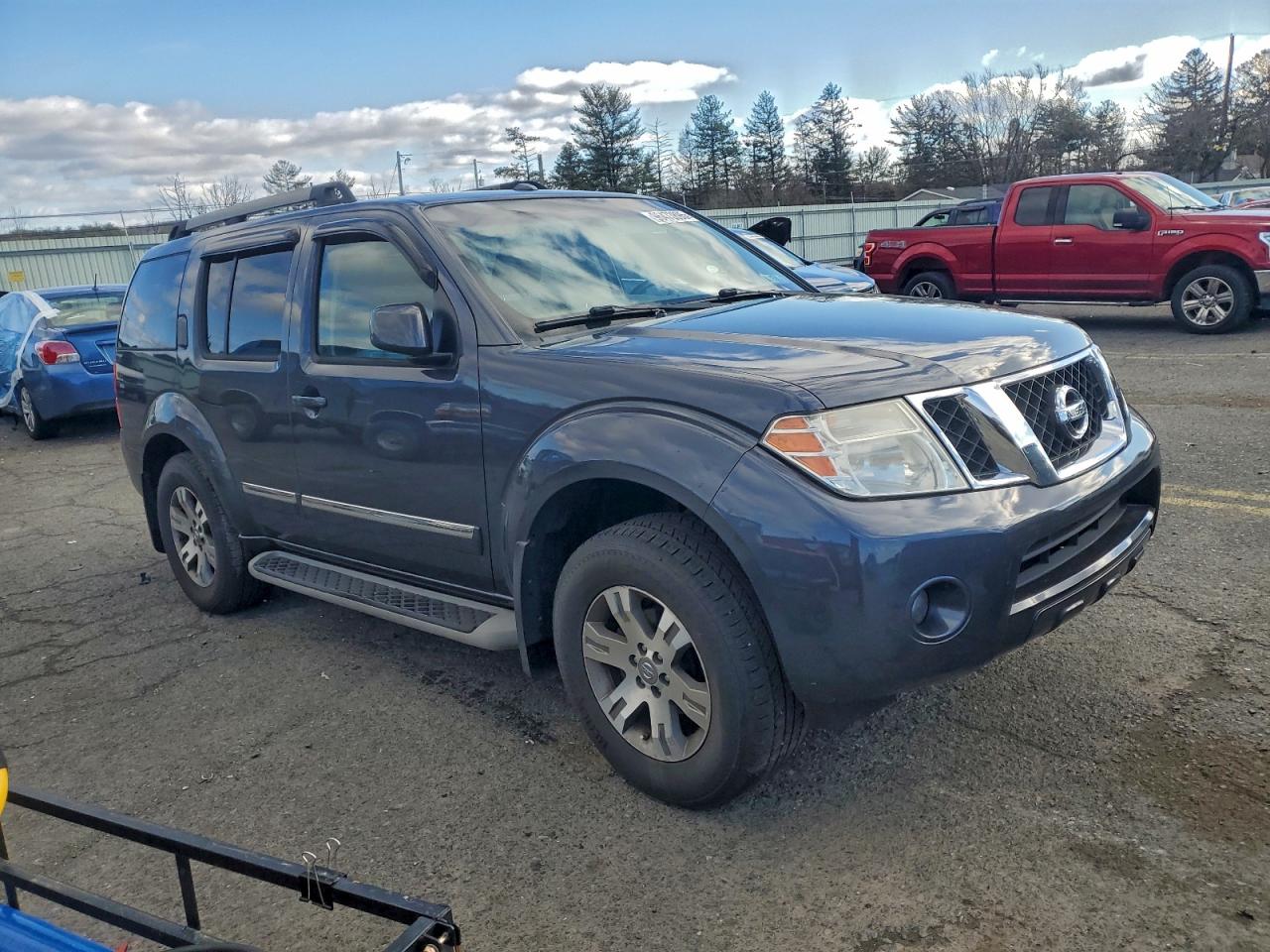 2012 NISSAN PATHFINDER S photo 4