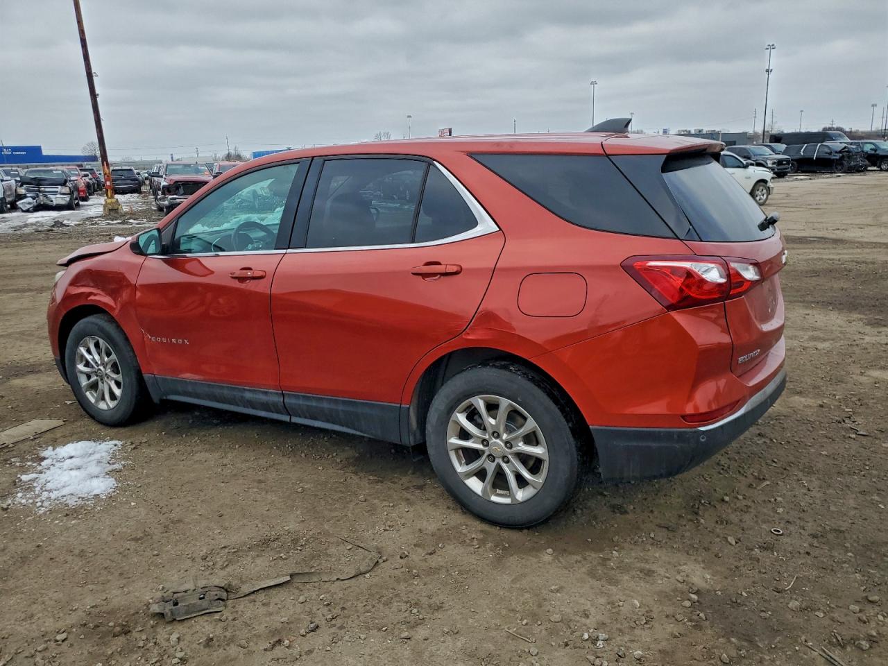 2020 CHEVROLET EQUINOX LT photo 2