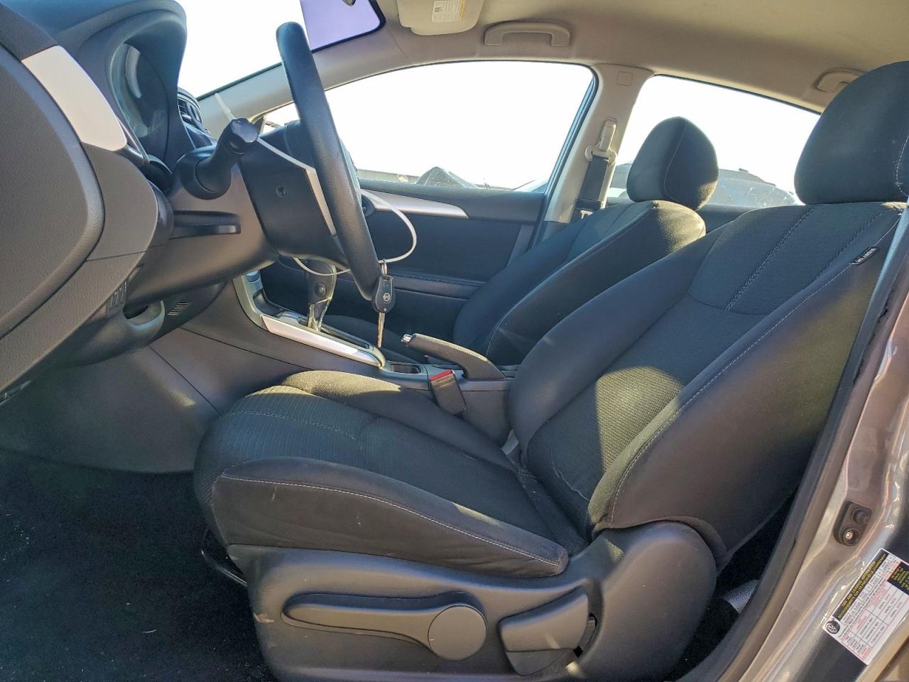 2016 NISSAN SENTRA S photo 7
