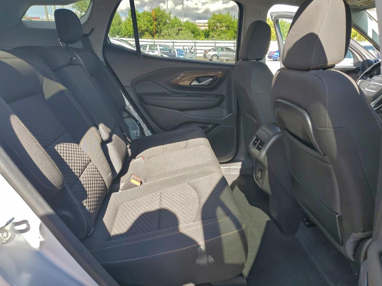 2020 GMC TERRAIN SLE photo 10