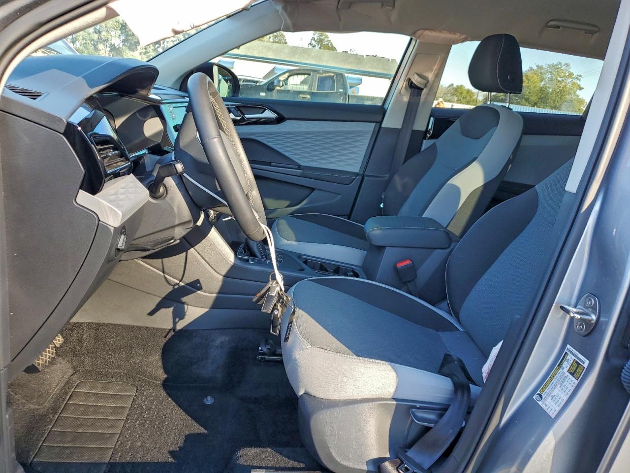 2024 VOLKSWAGEN TAOS S photo 7