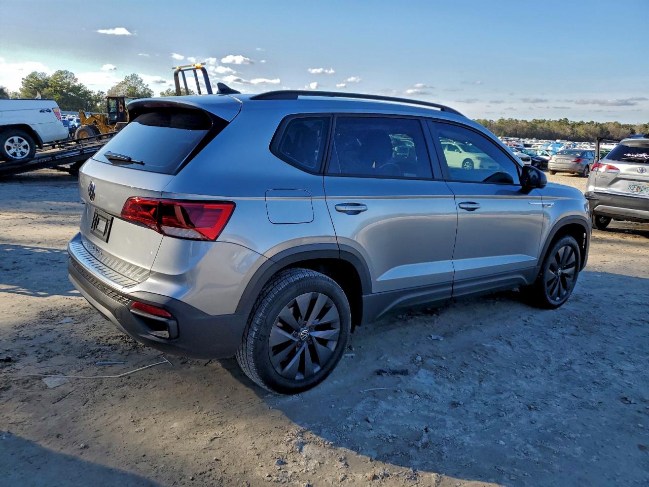2024 VOLKSWAGEN TAOS S photo 3