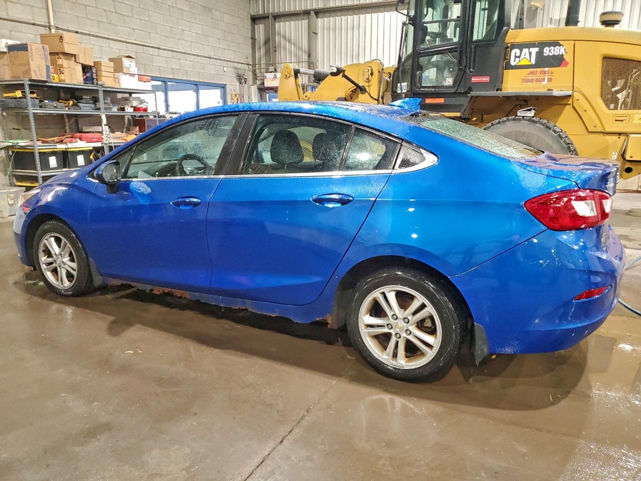 2017 CHEVROLET CRUZE LT photo 2