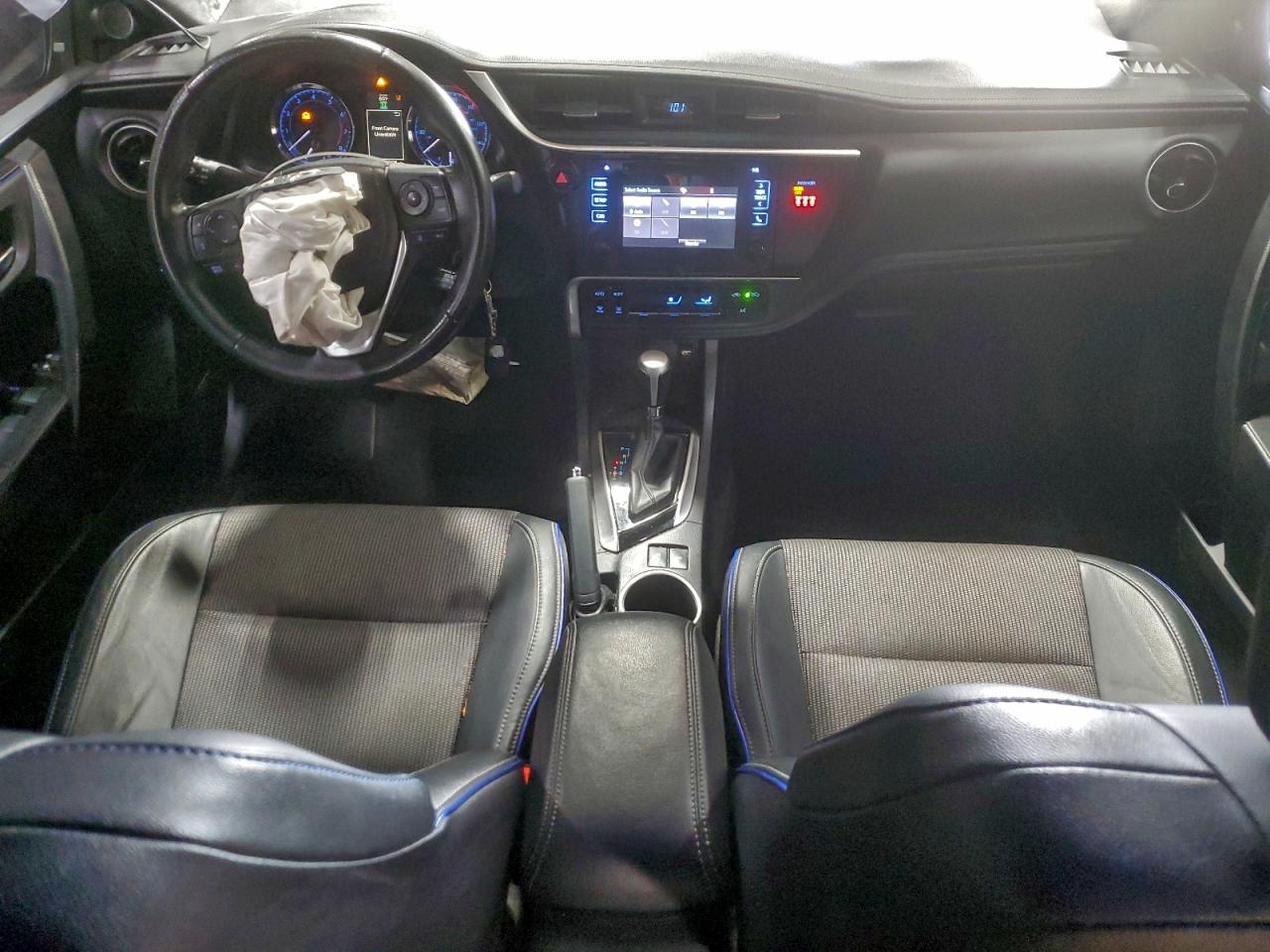 2018 TOYOTA COROLLA L photo 8