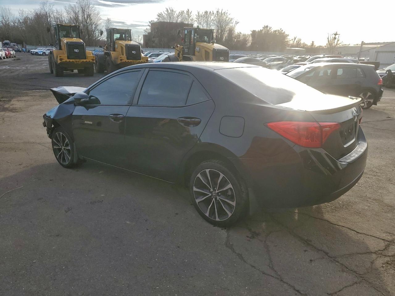 2018 TOYOTA COROLLA L photo 2