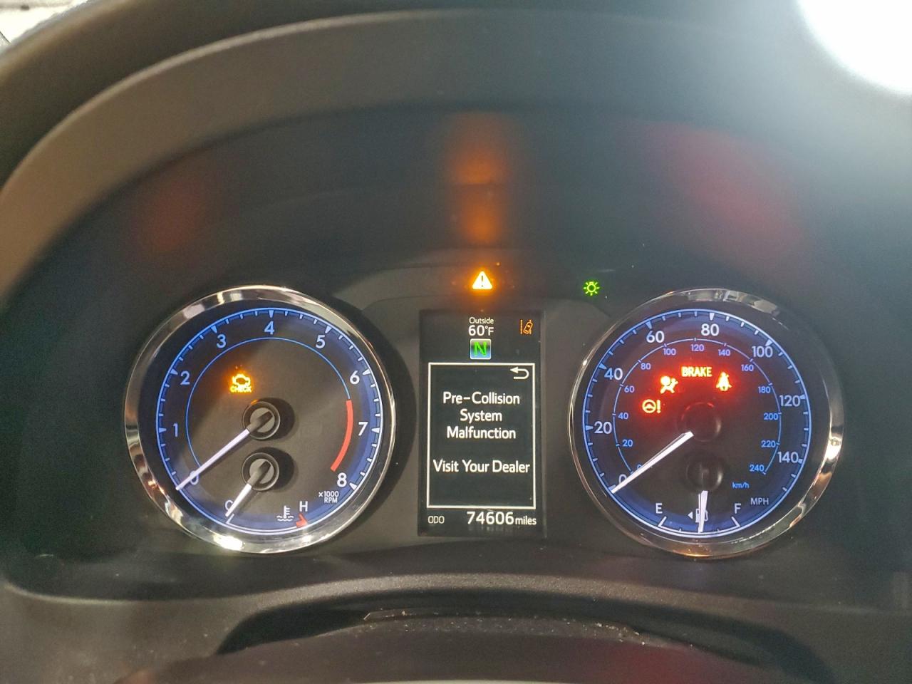 2018 TOYOTA COROLLA L photo 9