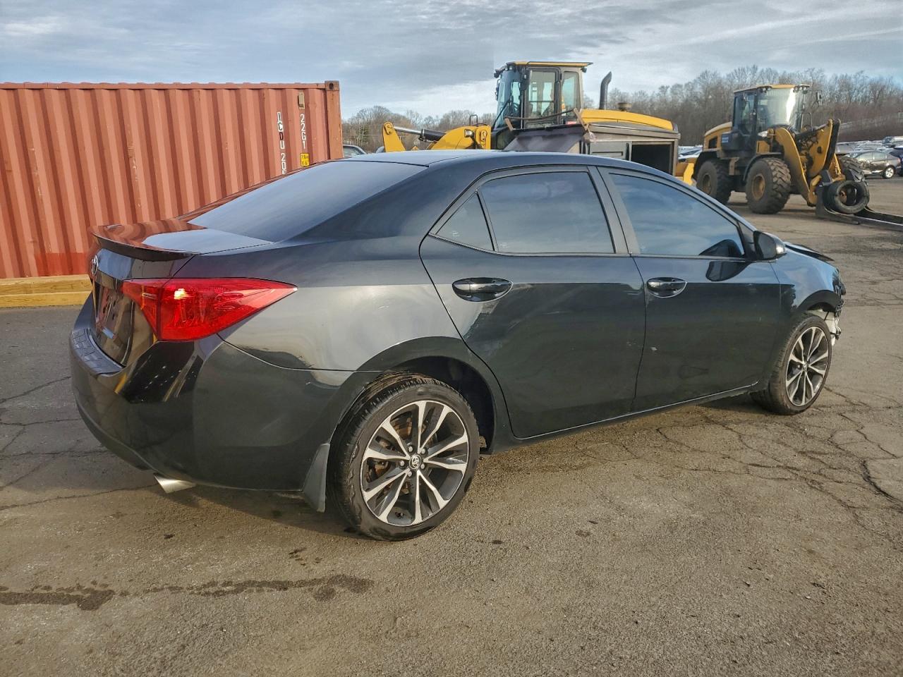2018 TOYOTA COROLLA L photo 3