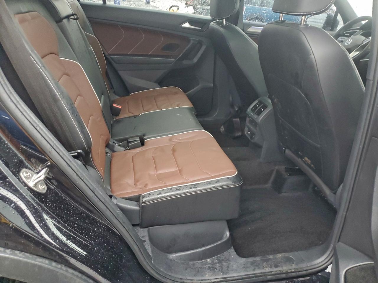 2024 VOLKSWAGEN TIGUAN SEL R-LINE BLACK photo 11