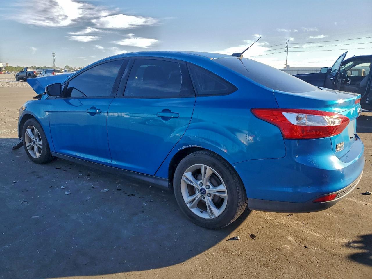 2014 FORD FOCUS SE photo 2