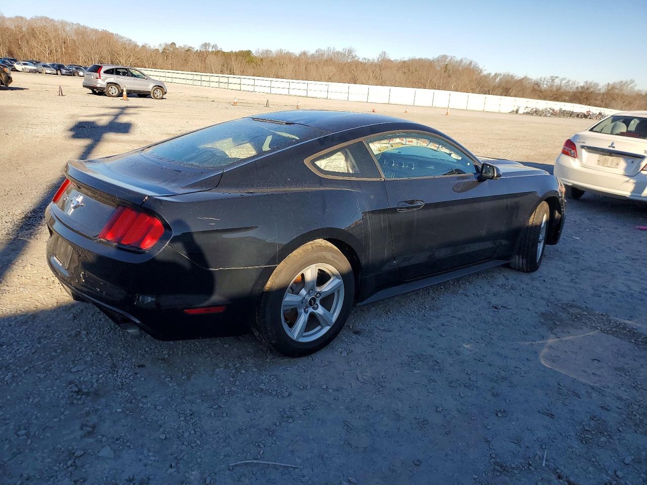 2017 FORD MUSTANG photo 3