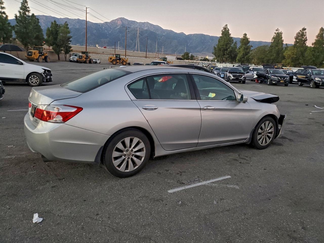 2015 HONDA ACCORD TOURING photo 3