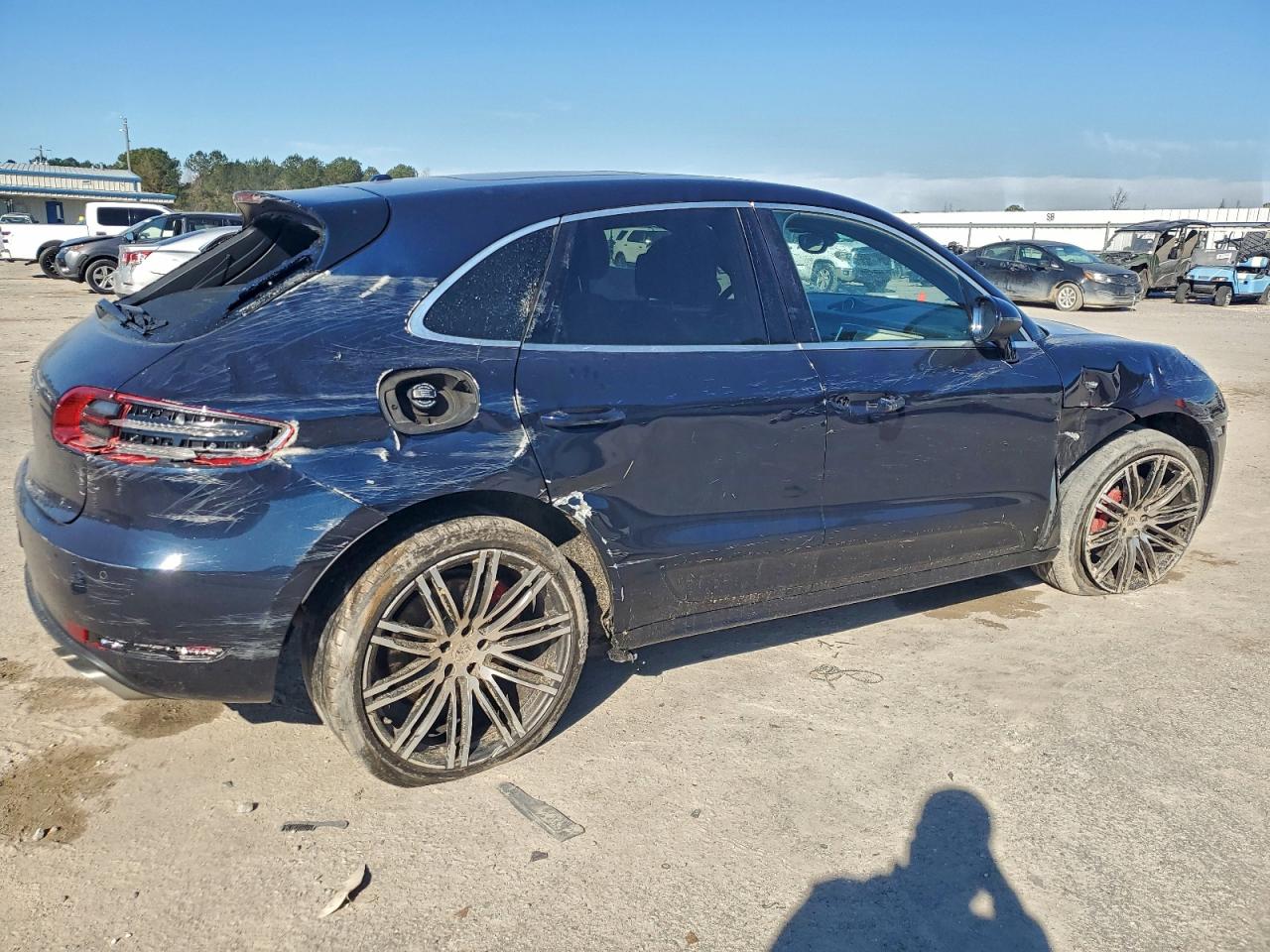 2017 PORSCHE MACAN TURBO photo 5