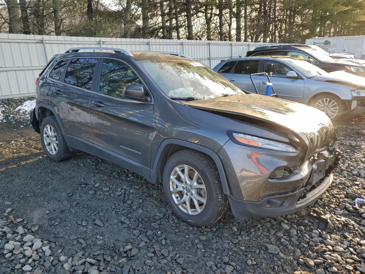 2017 JEEP CHEROKEE LATITUDE photo 4