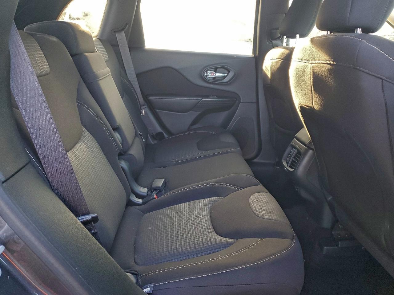 2017 JEEP CHEROKEE LATITUDE photo 11