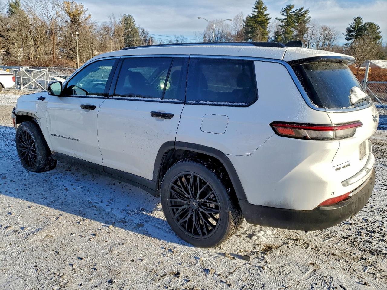 2022 JEEP GRAND CHEROKEE L LIMITED photo 3
