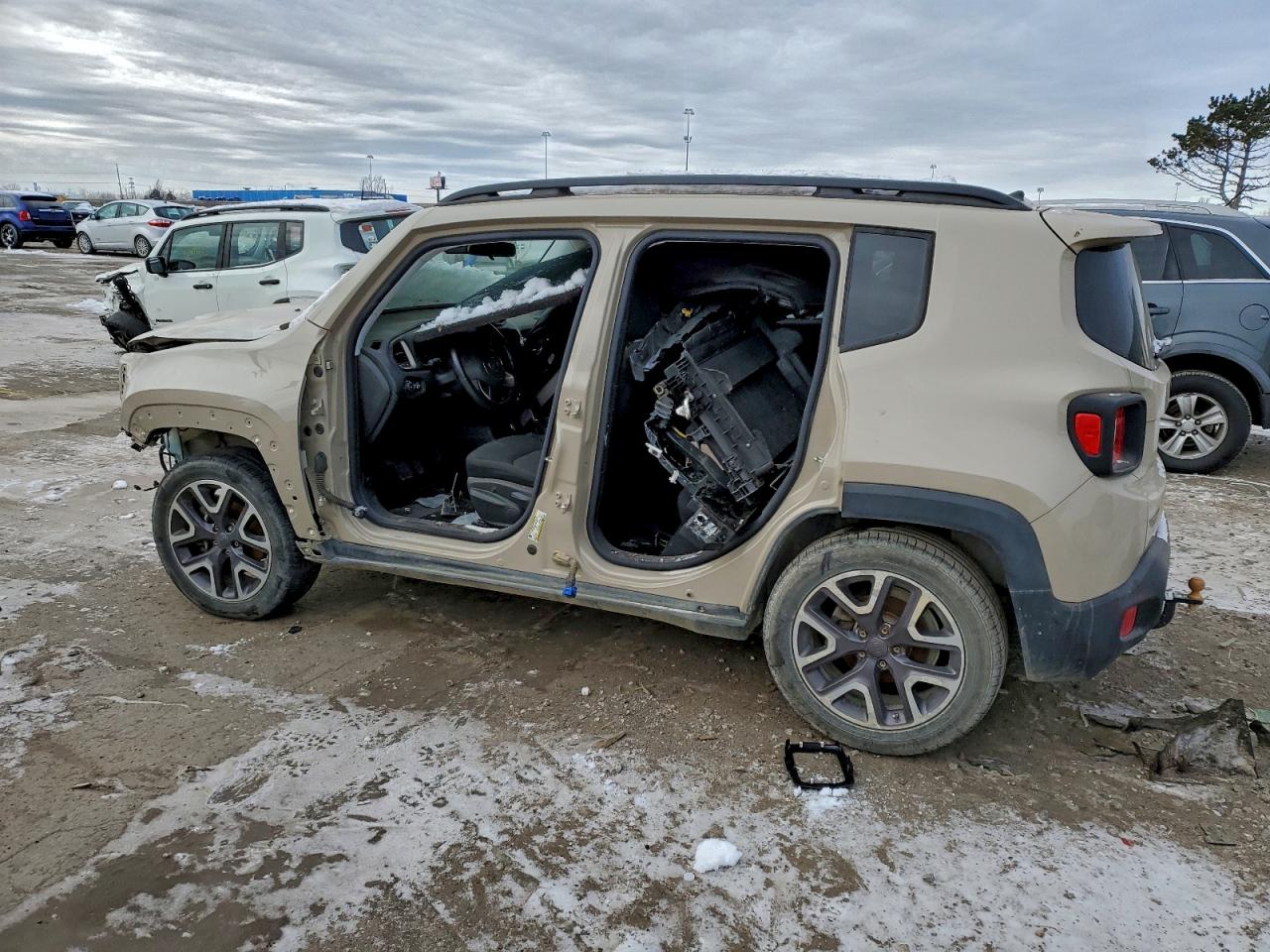 2015 JEEP RENEGADE LATITUDE photo 2