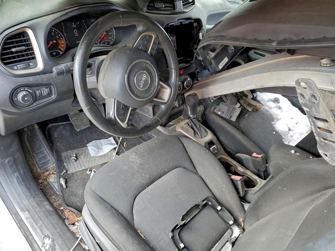 2015 JEEP RENEGADE LATITUDE photo 8