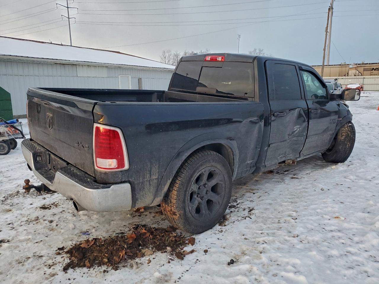 2016 RAM 1500 LARAMIE photo 3