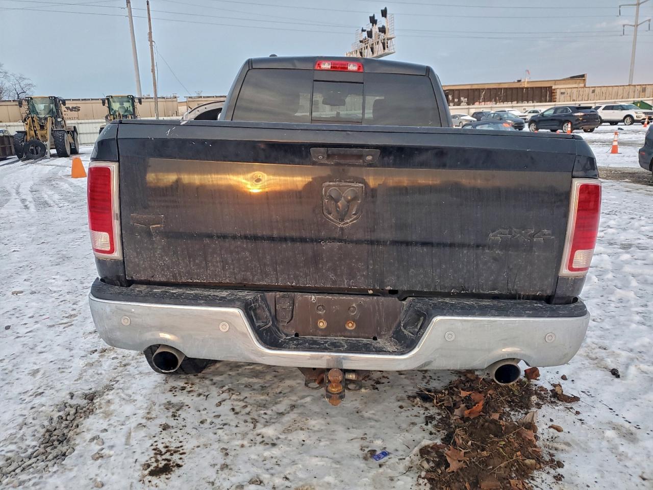 2016 RAM 1500 LARAMIE photo 6