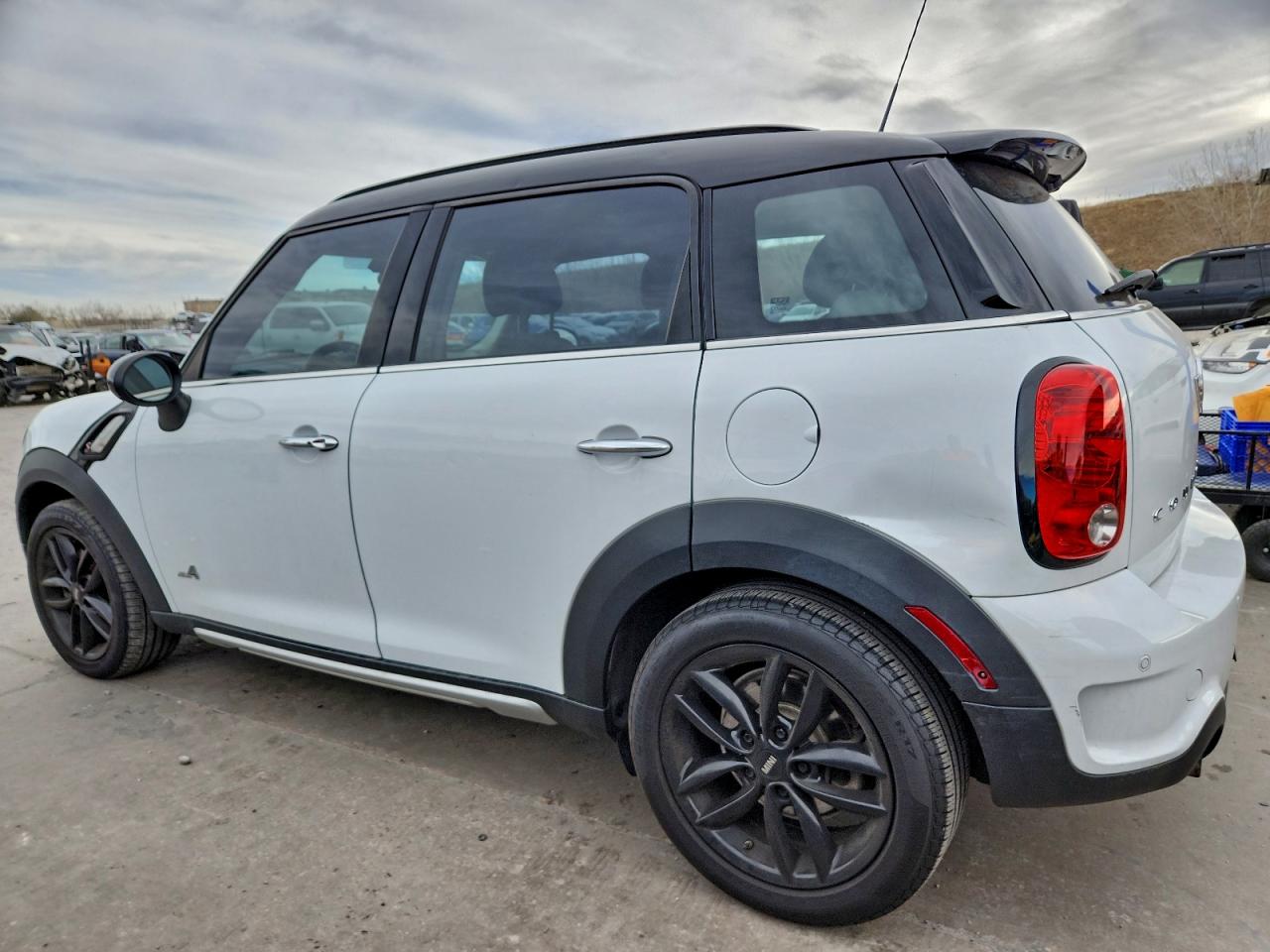 2016 MINI COOPER S COUNTRYMAN photo 2