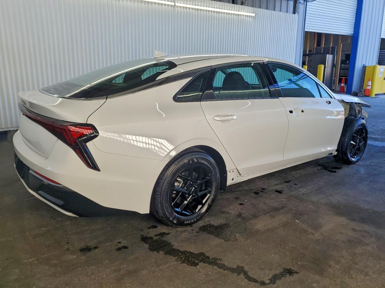 2025 KIA K5 LXS photo 3