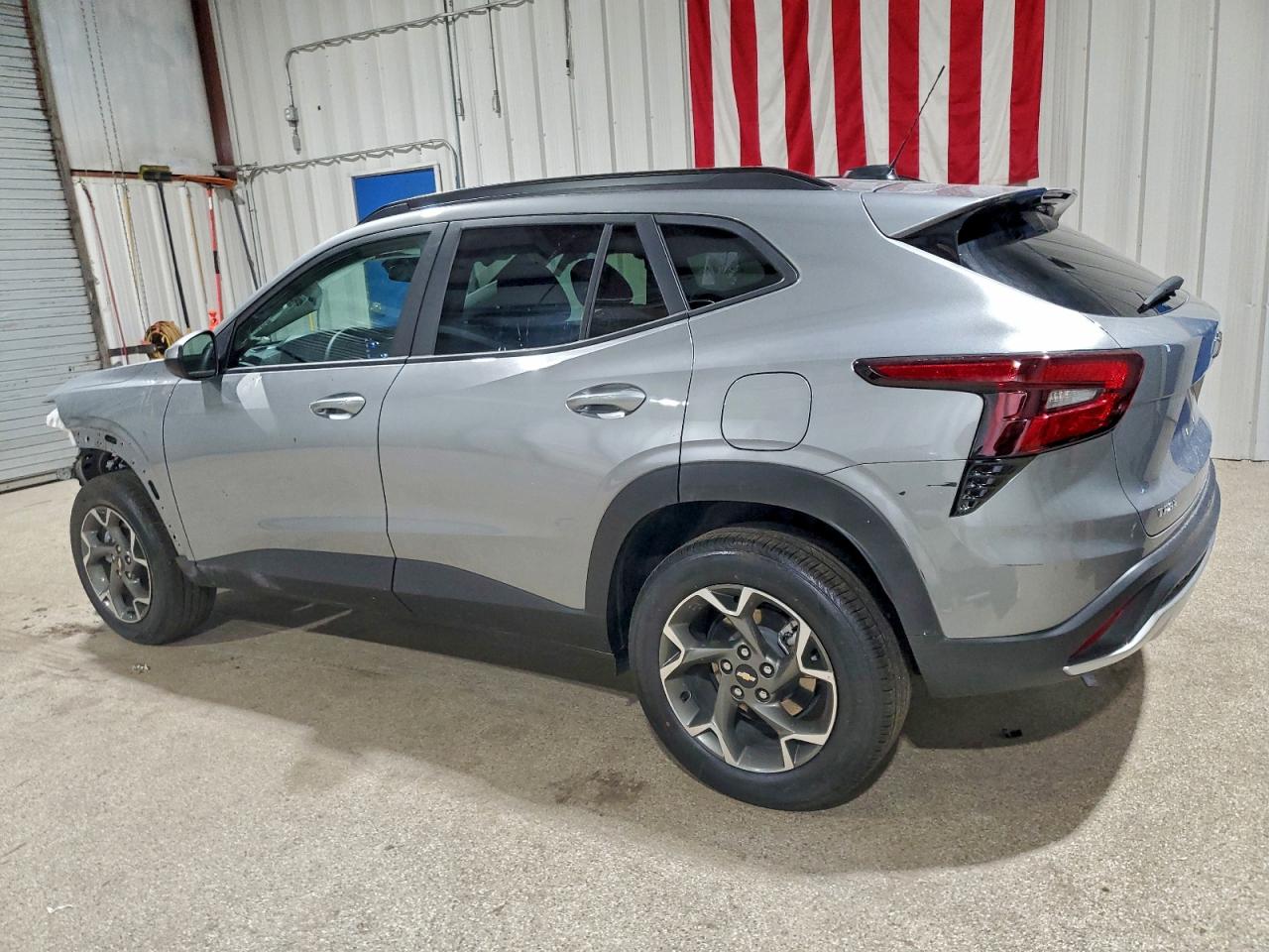 2025 CHEVROLET TRAX 1LT photo 2