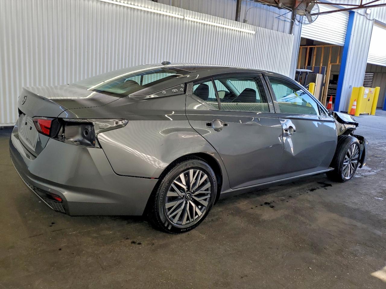 2025 NISSAN ALTIMA SV photo 3