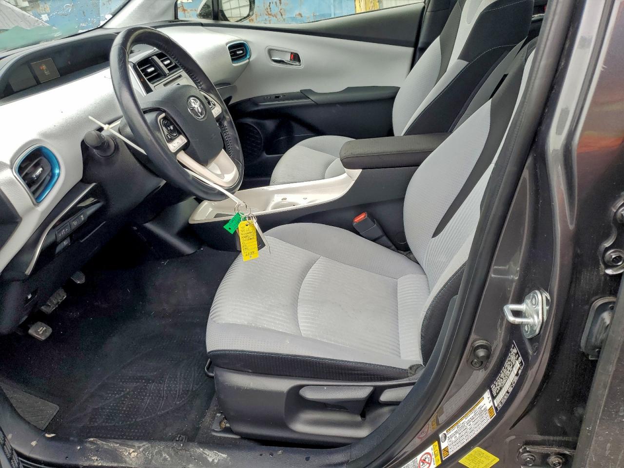 2018 TOYOTA PRIUS photo 7