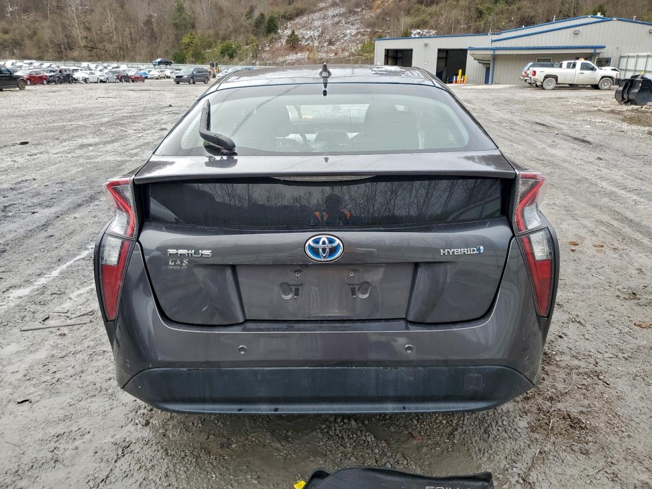 2018 TOYOTA PRIUS photo 6