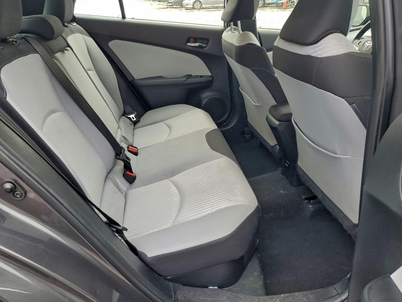 2018 TOYOTA PRIUS photo 10
