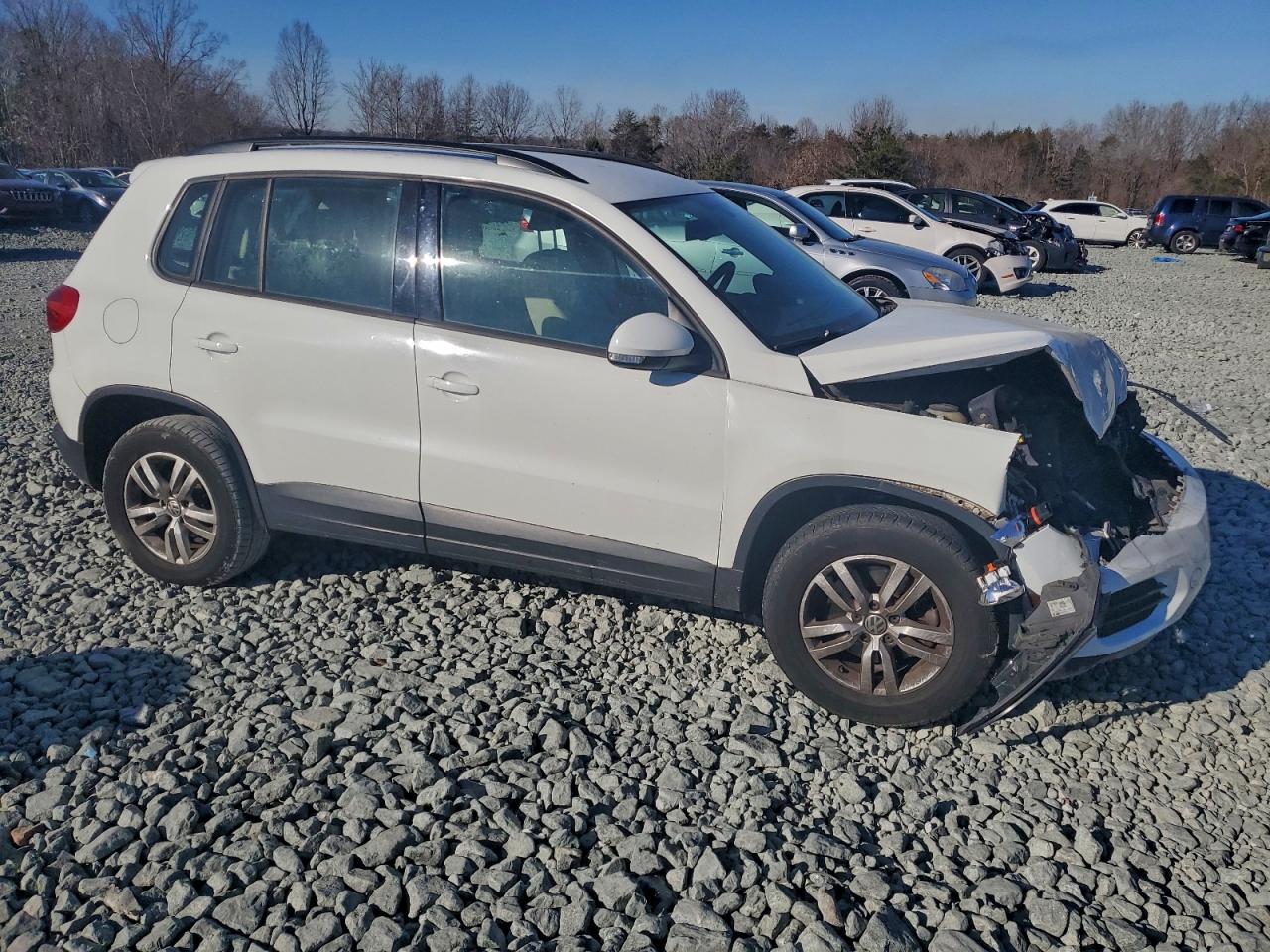 2017 VOLKSWAGEN TIGUAN S photo 4