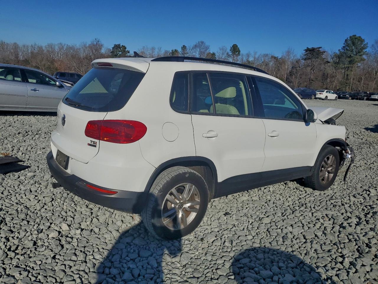 2017 VOLKSWAGEN TIGUAN S photo 3