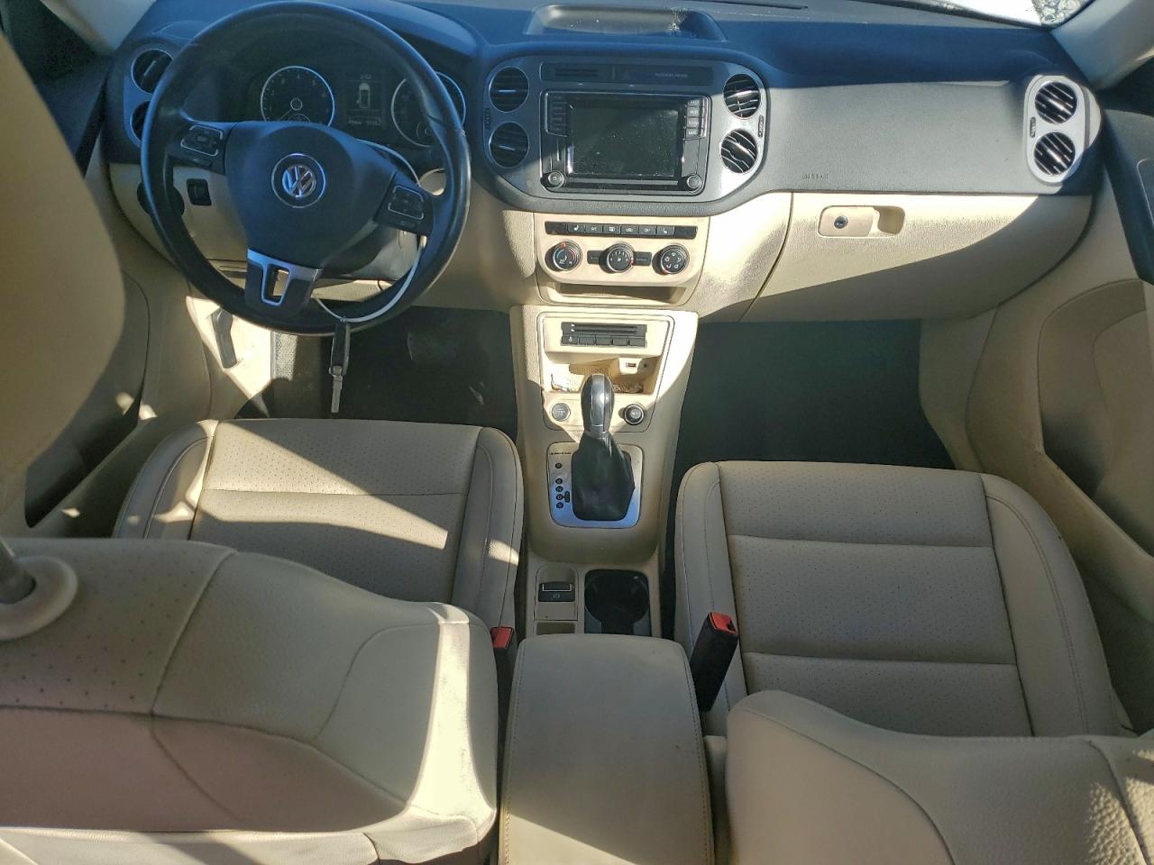 2017 VOLKSWAGEN TIGUAN S photo 8