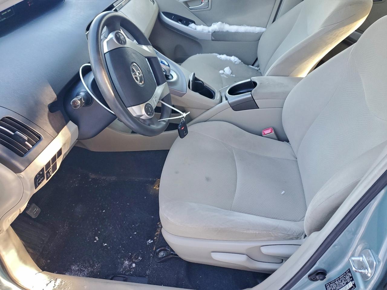 2012 TOYOTA PRIUS photo 7