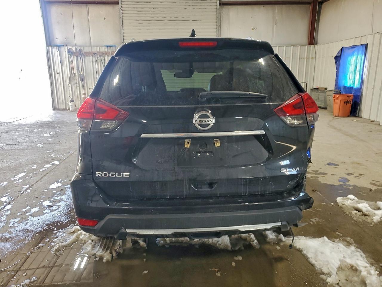 2017 NISSAN ROGUE SV photo 6