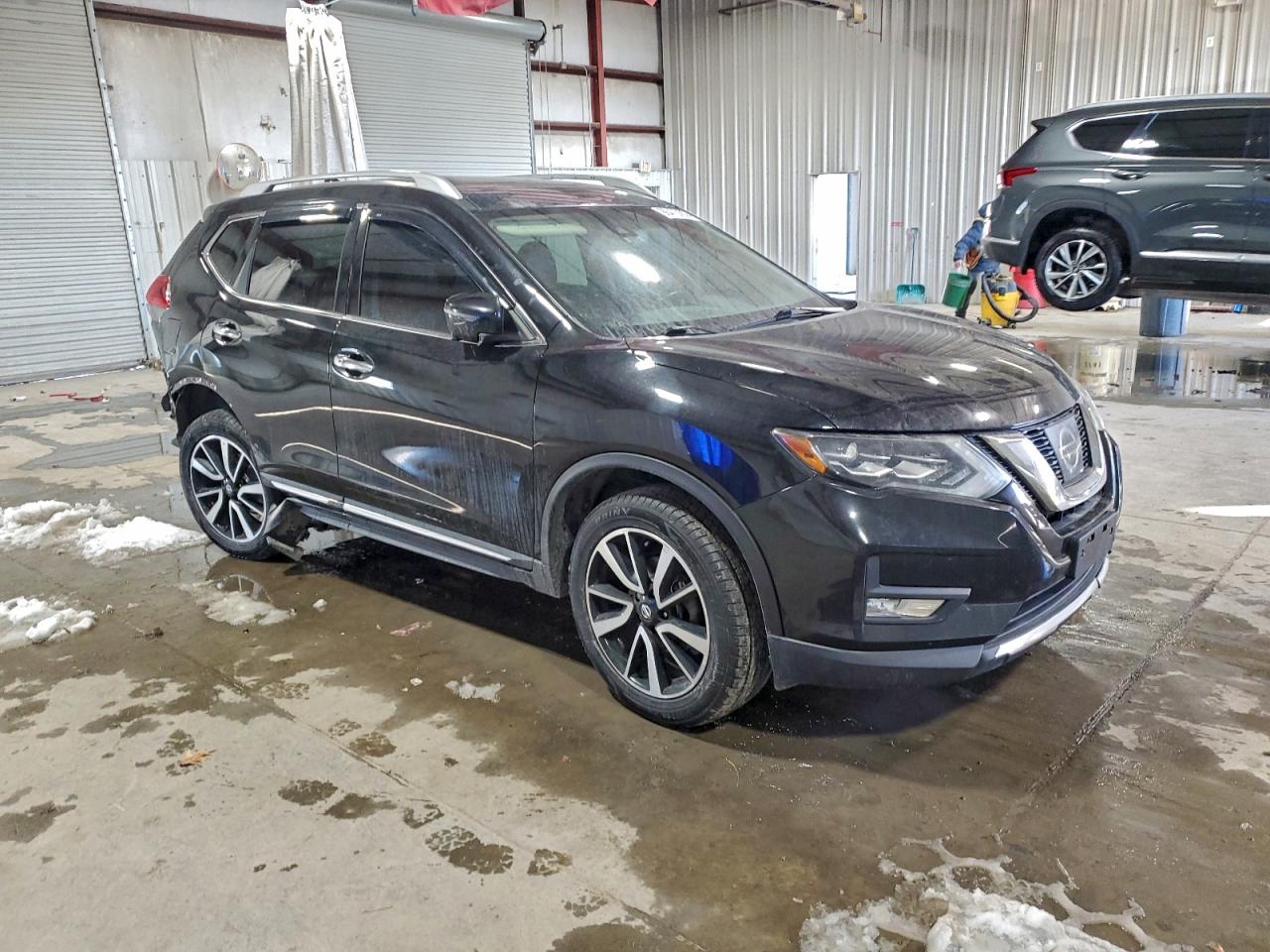 2017 NISSAN ROGUE SV photo 4