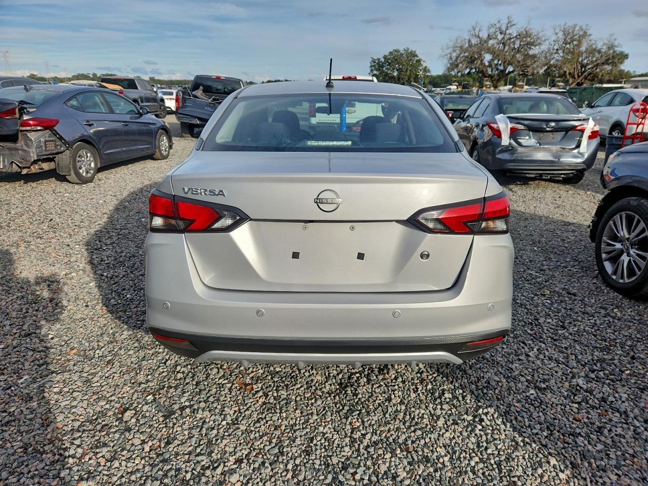 2024 NISSAN VERSA S photo 6