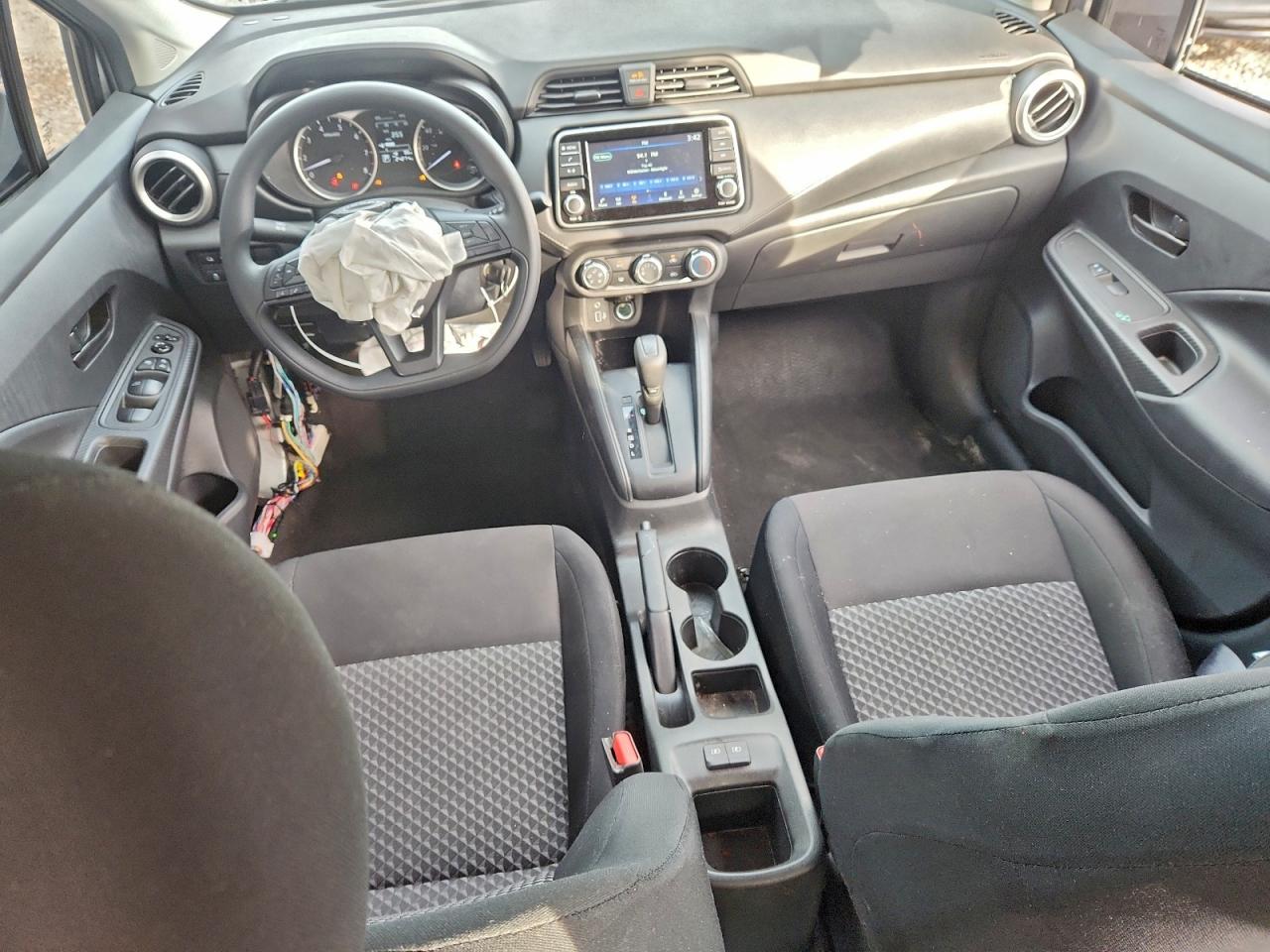2024 NISSAN VERSA S photo 8