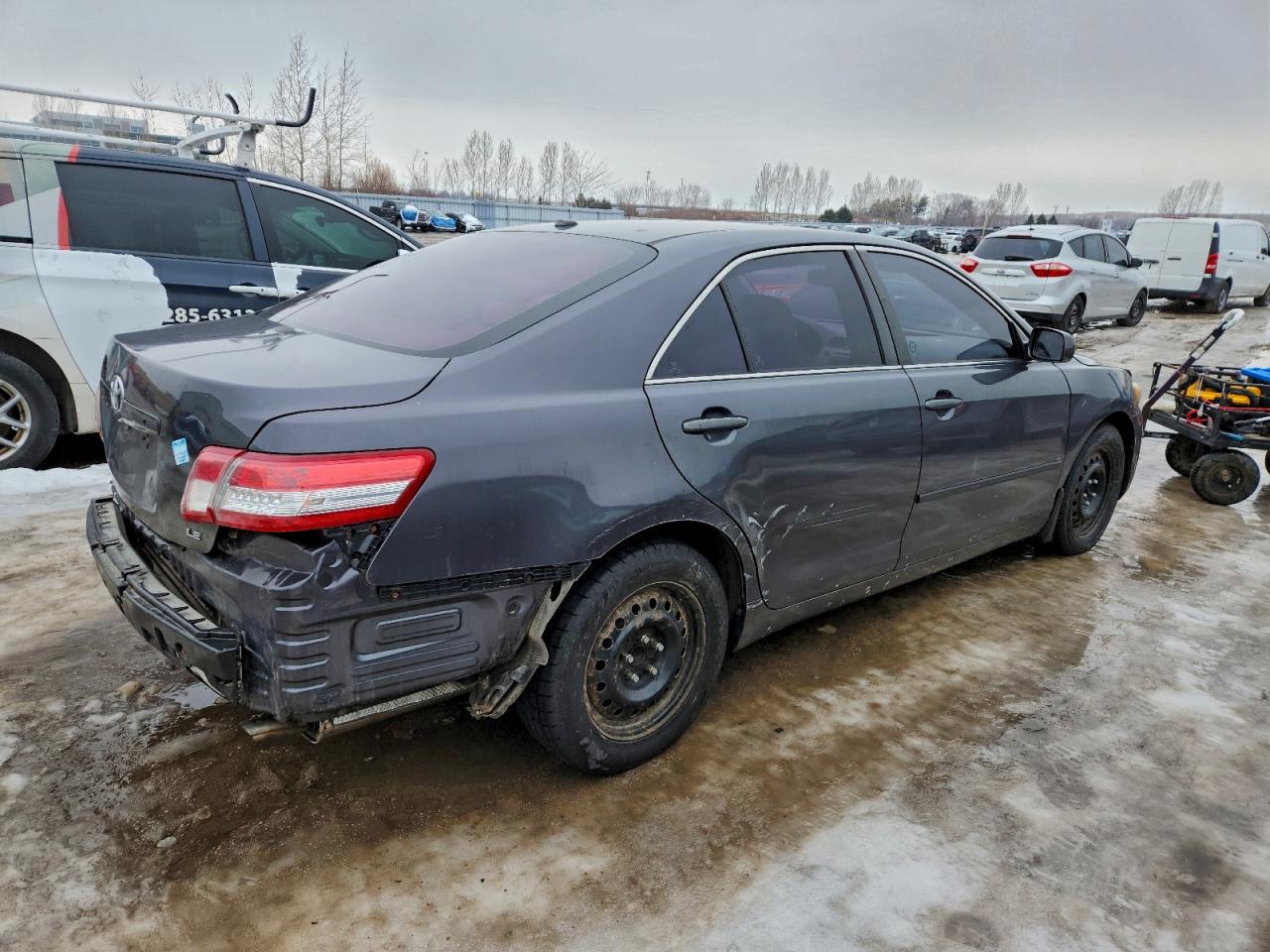 2011 TOYOTA CAMRY BASE photo 3