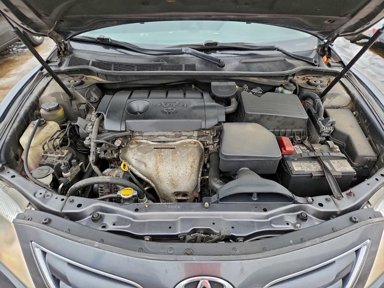 2011 TOYOTA CAMRY BASE photo 11