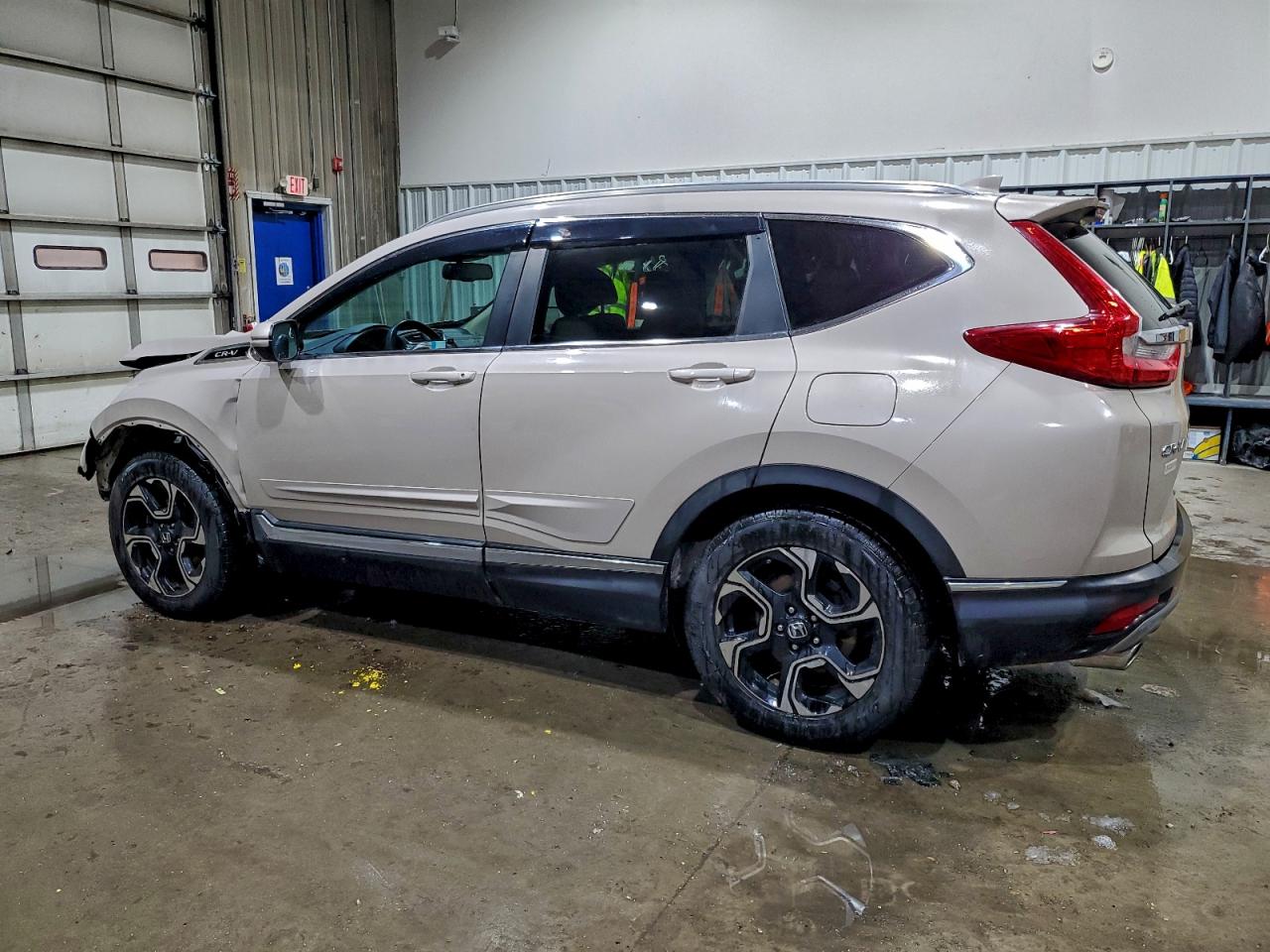 2017 HONDA CR-V TOURING photo 2