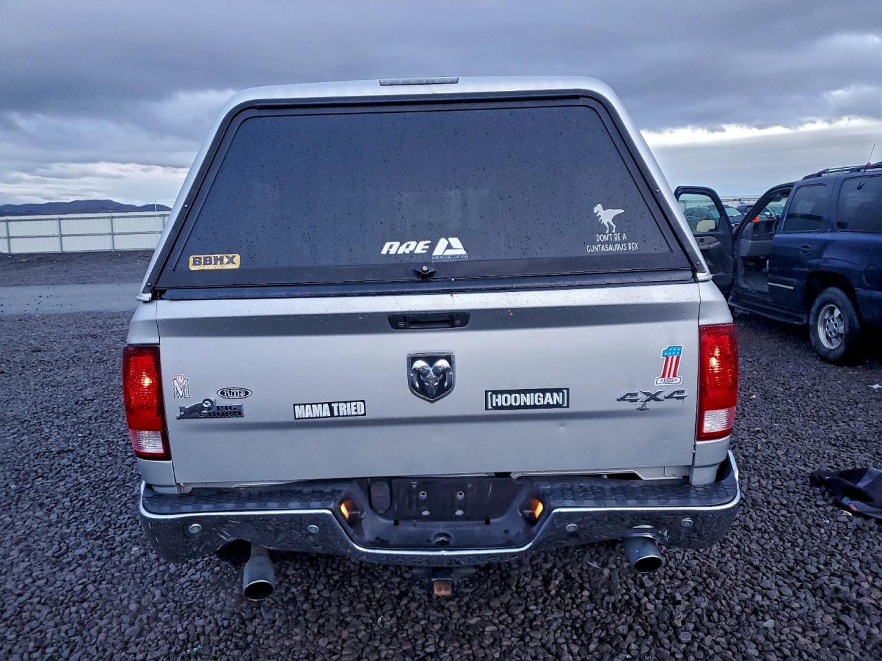 2016 RAM 1500 SLT photo 6