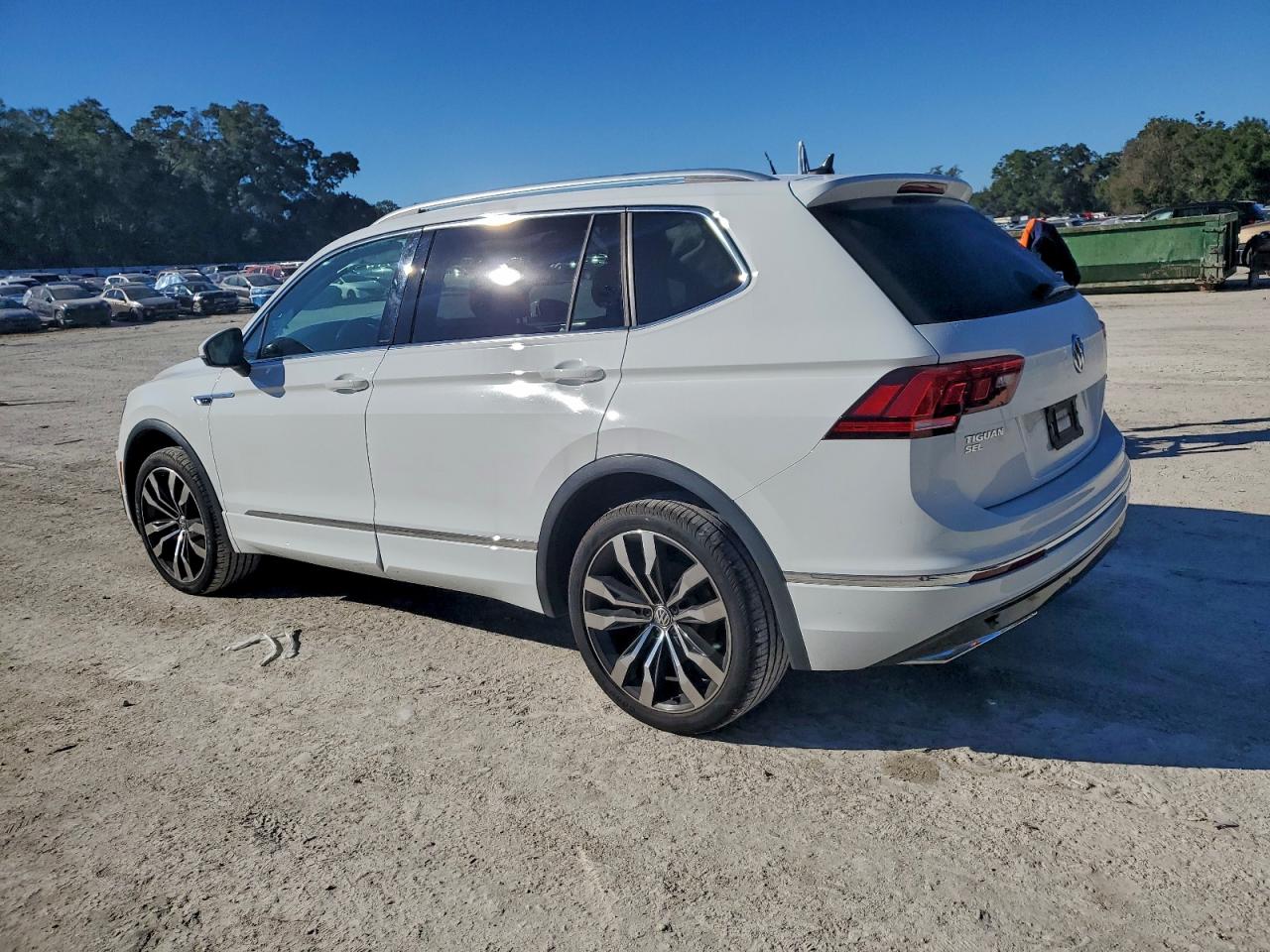 2021 VOLKSWAGEN TIGUAN SEL PREMIUM R-LINE photo 2